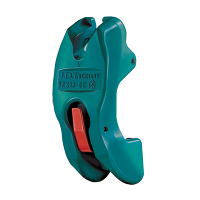 Detachable Grade 10 shortening hook with clevis and latch.