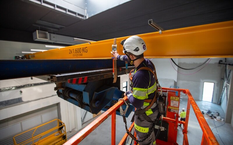 Mennens Belgium levert rolbrug aan Chiyoda Europe voor nieuwe productiehal